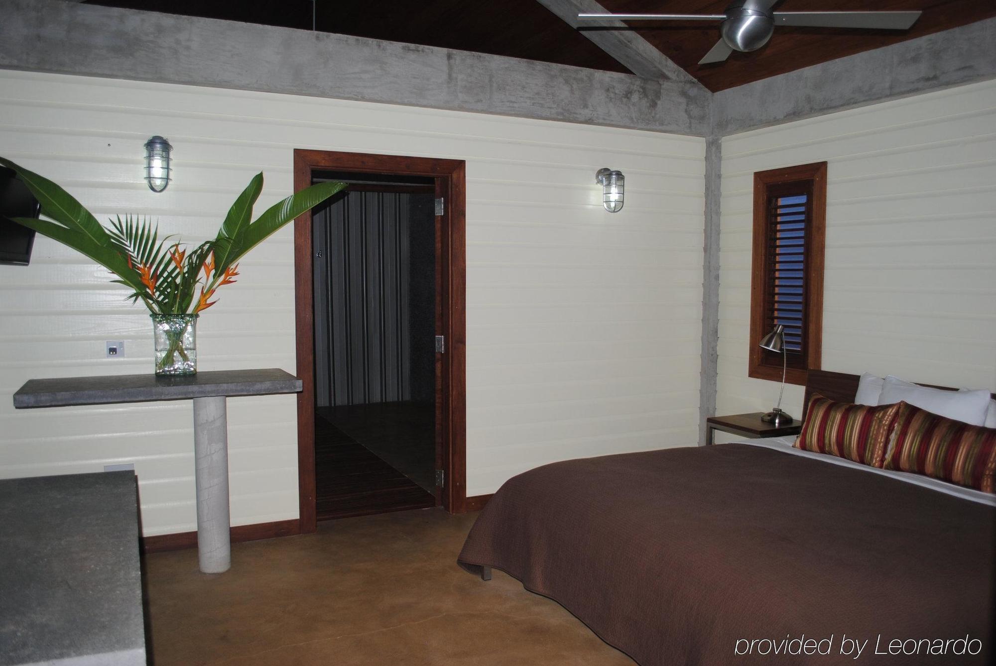 Pagua Bay House - Oceanfront Cabana'S Marigot Exterior photo